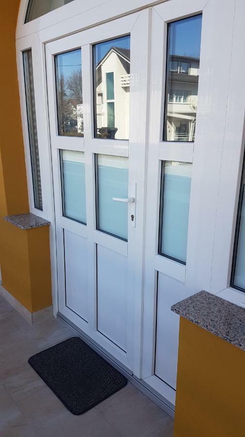 Marko Airport Rooms Velika Gorica Eksteriør billede