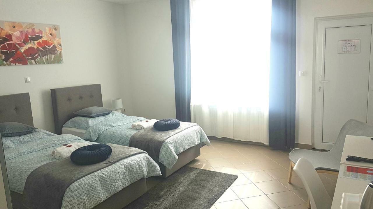 Marko Airport Rooms Velika Gorica Eksteriør billede